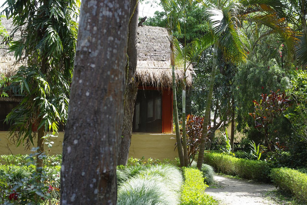 Forest Hideaway Resort Pvt Ltd Bardiya Extérieur photo