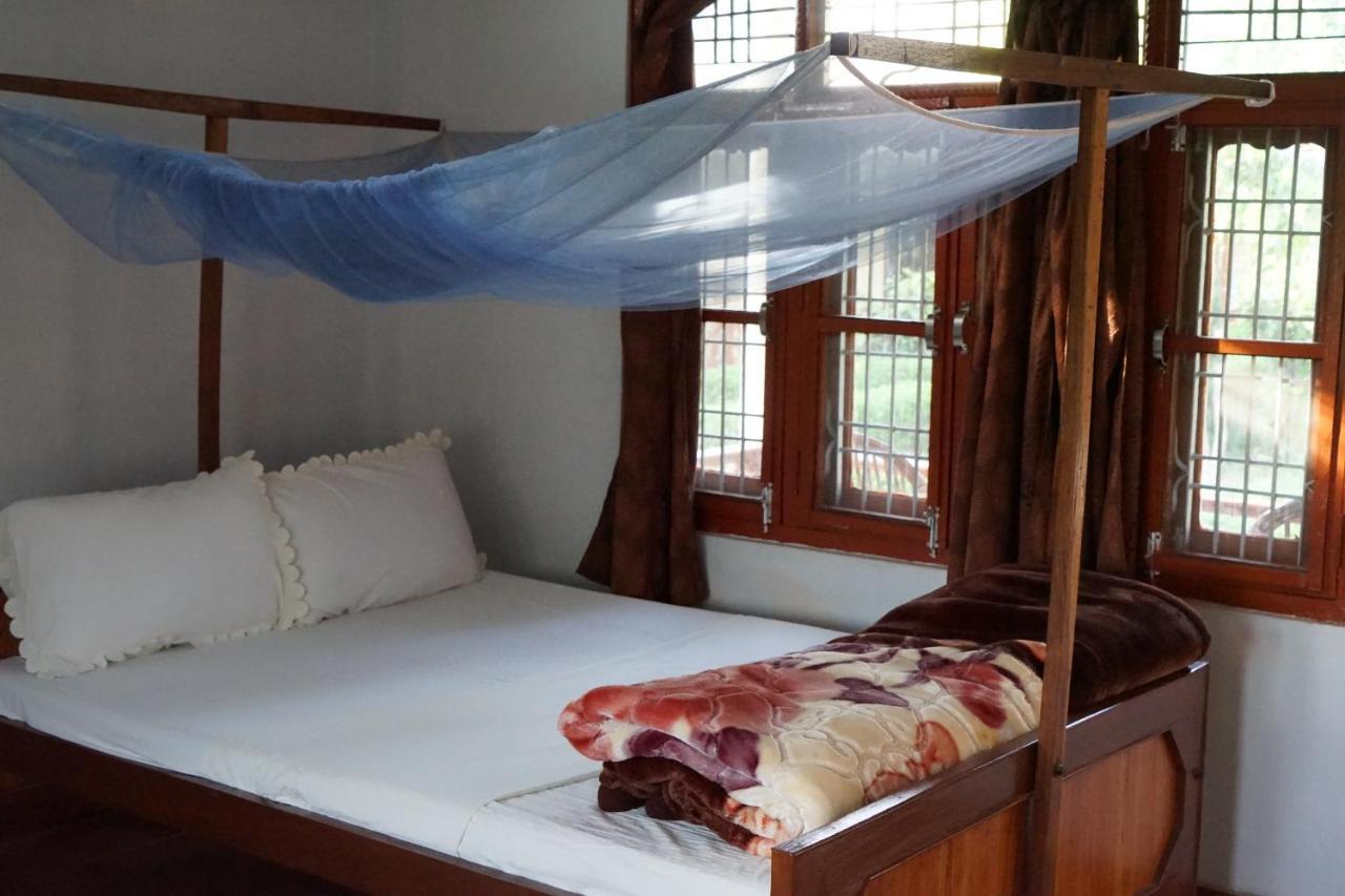 Forest Hideaway Resort Pvt Ltd Bardiya Extérieur photo